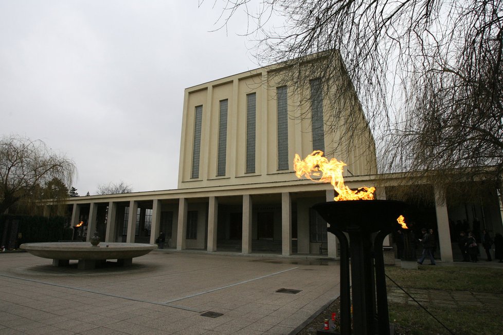 Velká obřadní síň strašnického krematoria v Praze