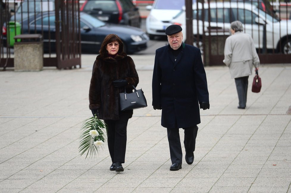Smuteční hosté na pohřbu Karla Štědrého