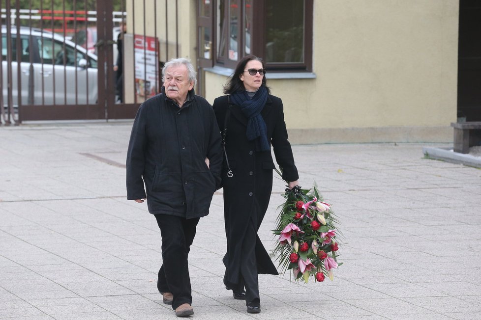 Karel Šíp s manželkou na pohřbu Karla Štědrého.
