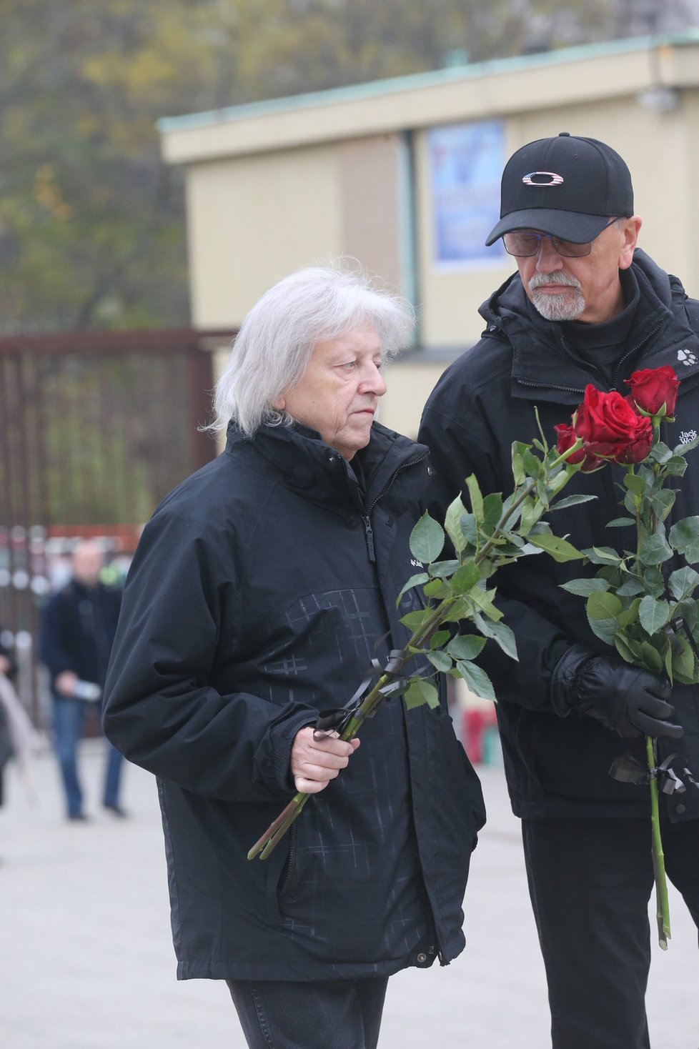 Bratři Václav a Jan Neckářovi na pohřbu Karla Štědrého