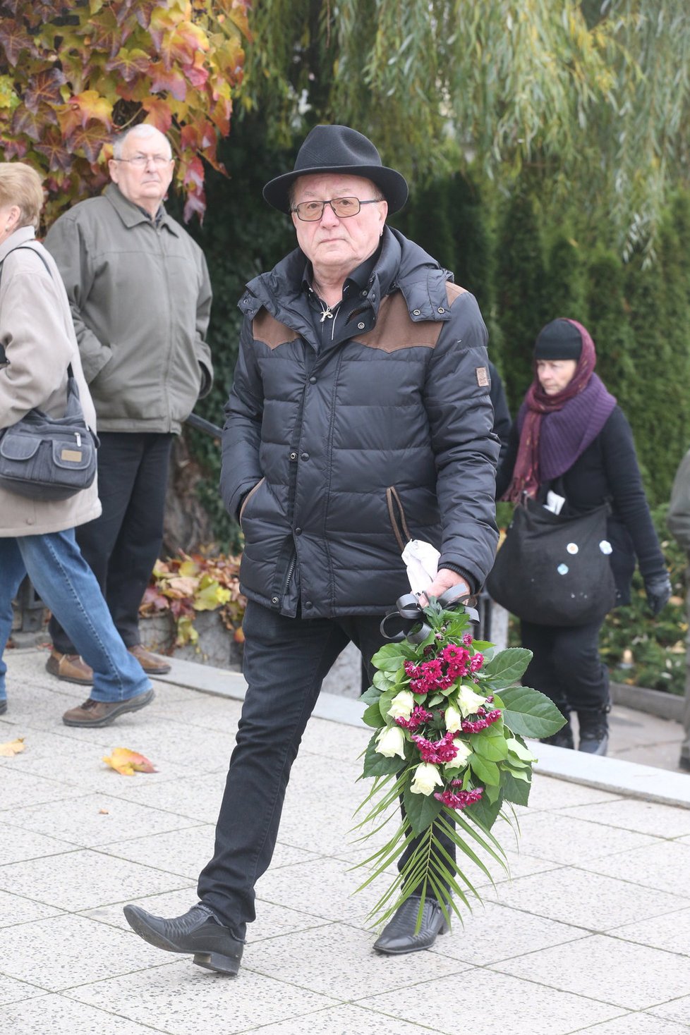 Petr Janda na pohřbu Karla Štědrého.