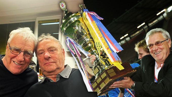 Uličného „brácha“ o posledních chvílích kouče (†76): Zmáčkl mi ruku a zašeptal mé jméno Uličného „brácha“ o posledních chvílích kouče (†76): Zmáčkl mi ruku a zašeptal mé jméno