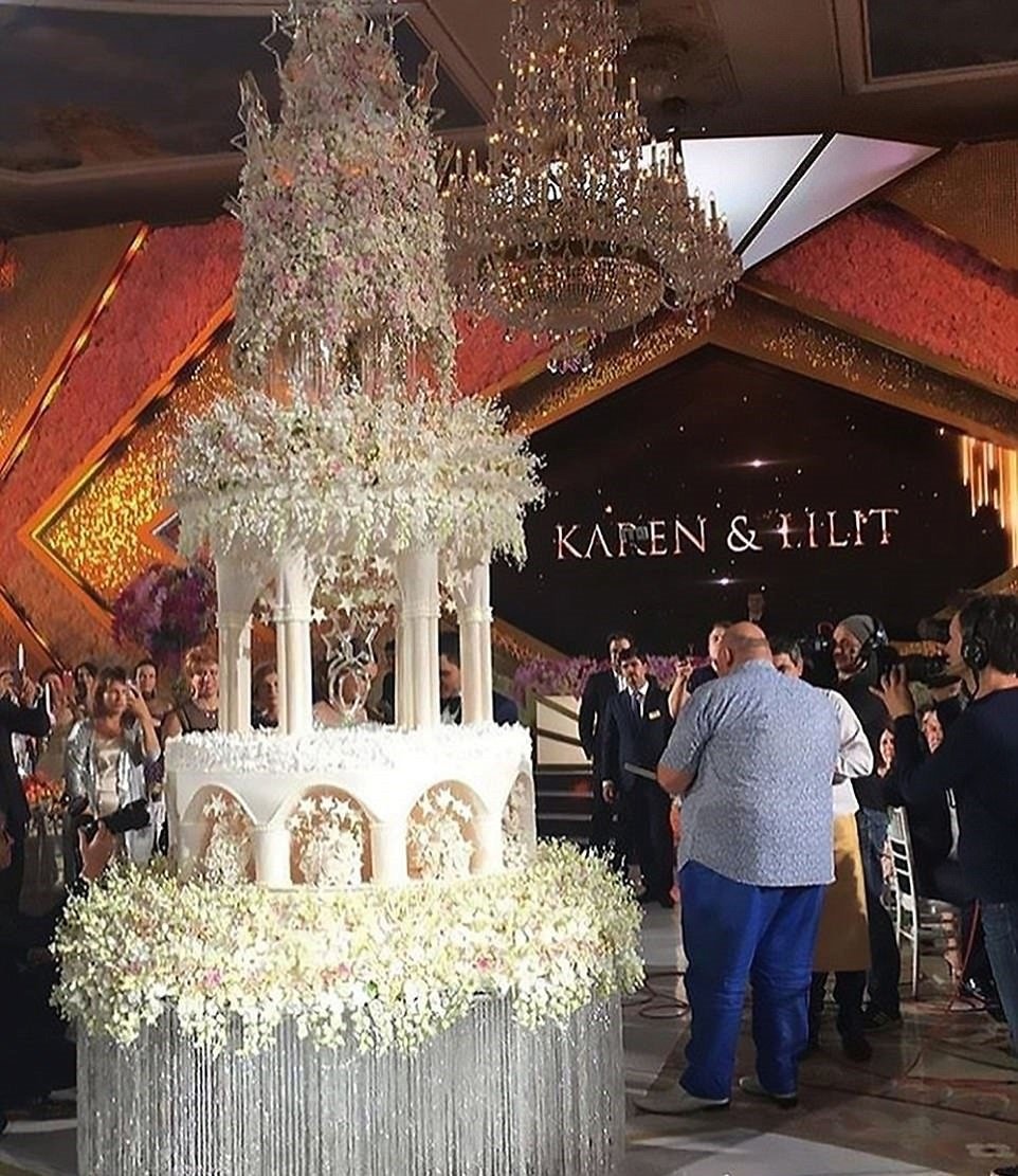 Syn arménského miliardáře pořádal luxusní svatbu.