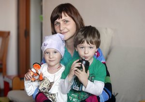 Maminka Jana trpí rakovinou prsu, Verunka (5) má nádory na mozku, Adámek (5) nádory na ledvině.