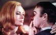 Karin Dor se Seanem Connerym ve filmu o Jamesi Bondovi