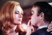 Karin Dor se Seanem Connerym ve filmu o Jamesi Bondovi