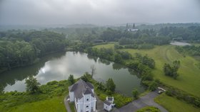 Šikmý kostel znova vysvětili: Nakloněná památka je turistickým tahákem 