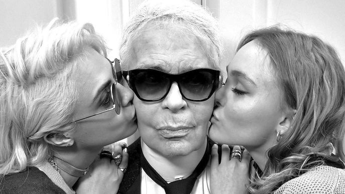 Karl Lagerfeld s Carou Delevingne a Lily-Rose Depp