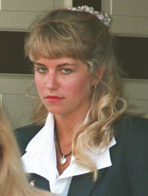 Karla Homolka byla odsouzena za spoluúčast na vraždách tří školaček.