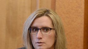 Ministryně pro místní rozvoj Karla Šlechtová ve své kanceláři