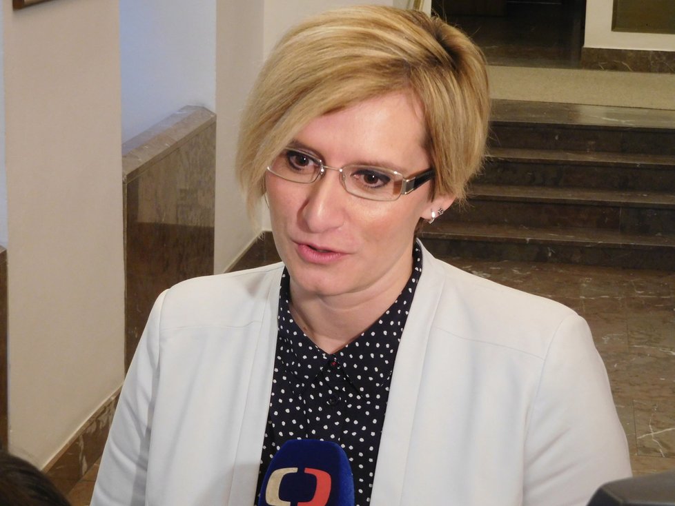 Ministryně pro místní rozvoj Karla Šlechtová (ANO) ve Sněmovně