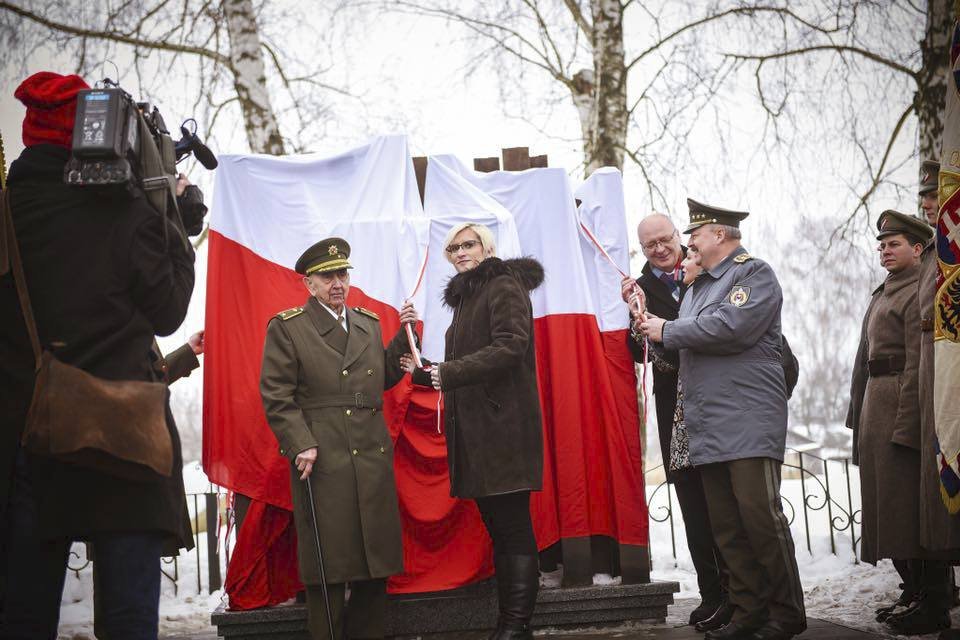 Ministryně obrany Karla Šlechtová se vyrazila poklonit československým legionářům na Ukrajinu