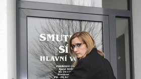 Ministryně Šlechtová se vydala do smuteční síně do Horažďovic.