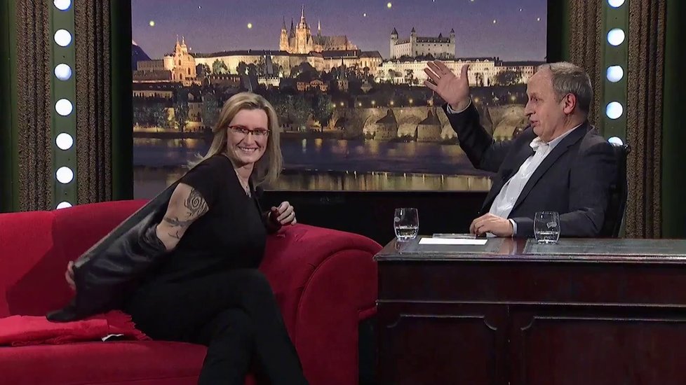 Ministryně Karla Šlechtová překvapila v show Jana Krause: Má několik tetování.