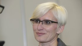 Ministryně Karla Šlechtová vyrazila na veletrh pohřebnictví do Lysé nad Labem.