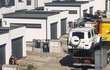 Karlos přihlížel odtahu auta Karlos přihlížel odtahu auta