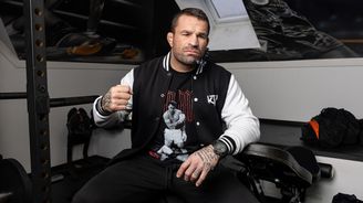 Ondřej Novotný: Vémolovi věřím skoro absolutně. Hodit ho přes palubu kvůli společnosti? To neuděláme Ondřej Novotný: Vémolovi věřím skoro absolutně. Hodit ho přes palubu kvůli společnosti? To neuděláme