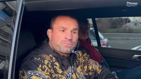 Karlose Vémolu odvezli z vazební věznice jeho přátelé.