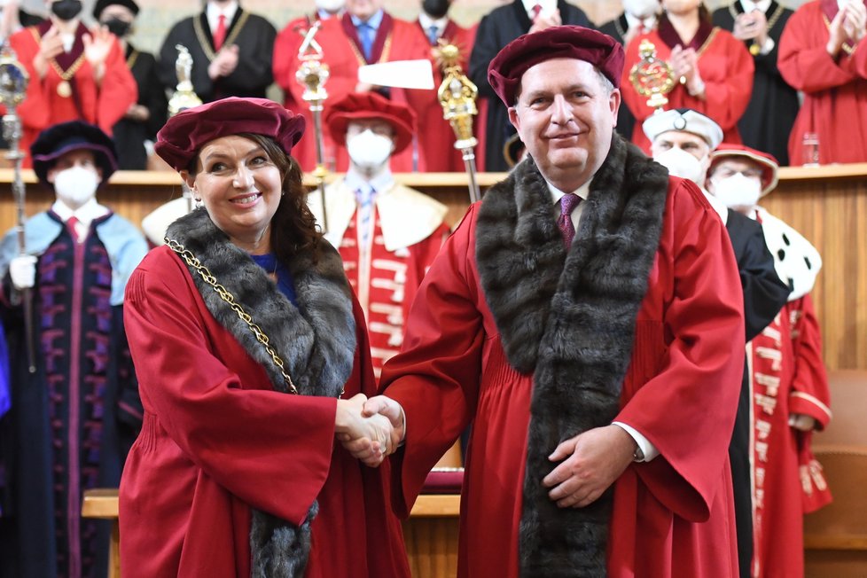 Slavnostní inaugurace rektorky Univerzity Karlovy Mileny Králíčkové, 3. března 2022 v Praze.