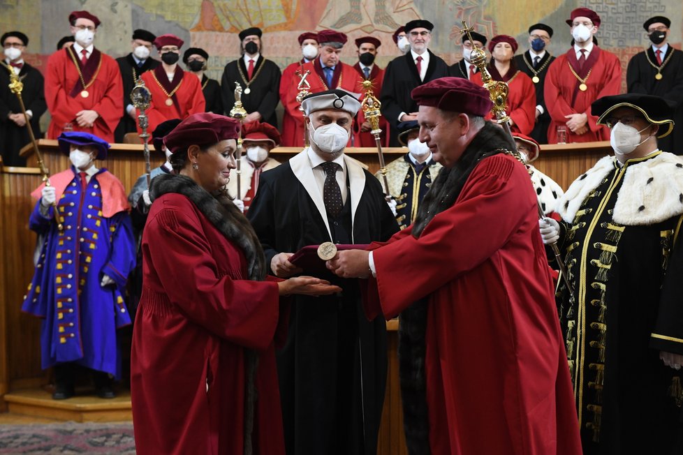 Slavnostní inaugurace rektorky Univerzity Karlovy Mileny Králíčkové, 3. března 2022 v Praze.