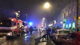 Na Karlově náměstí v Praze došlo k výbuchu. Dívka (16) je zraněná