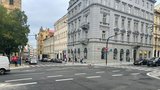 Deset nových přechodů a cyklopruh: TSK dokončila další etapu rekonstrukce Karlova náměstí