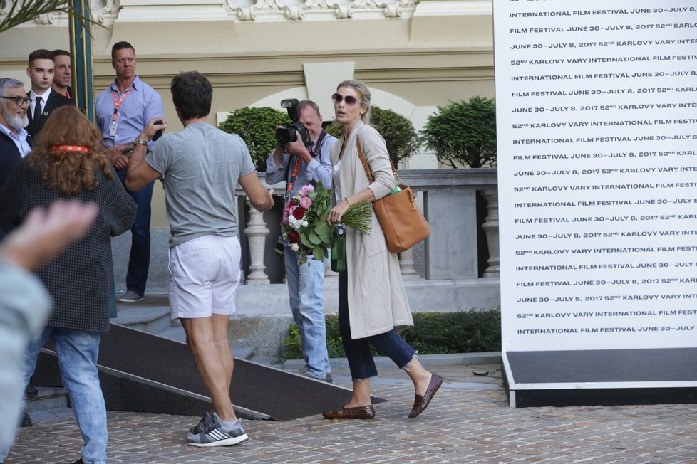 Mezi prvními dorazili do Varů Pavel Habera a Daniela Peštová.