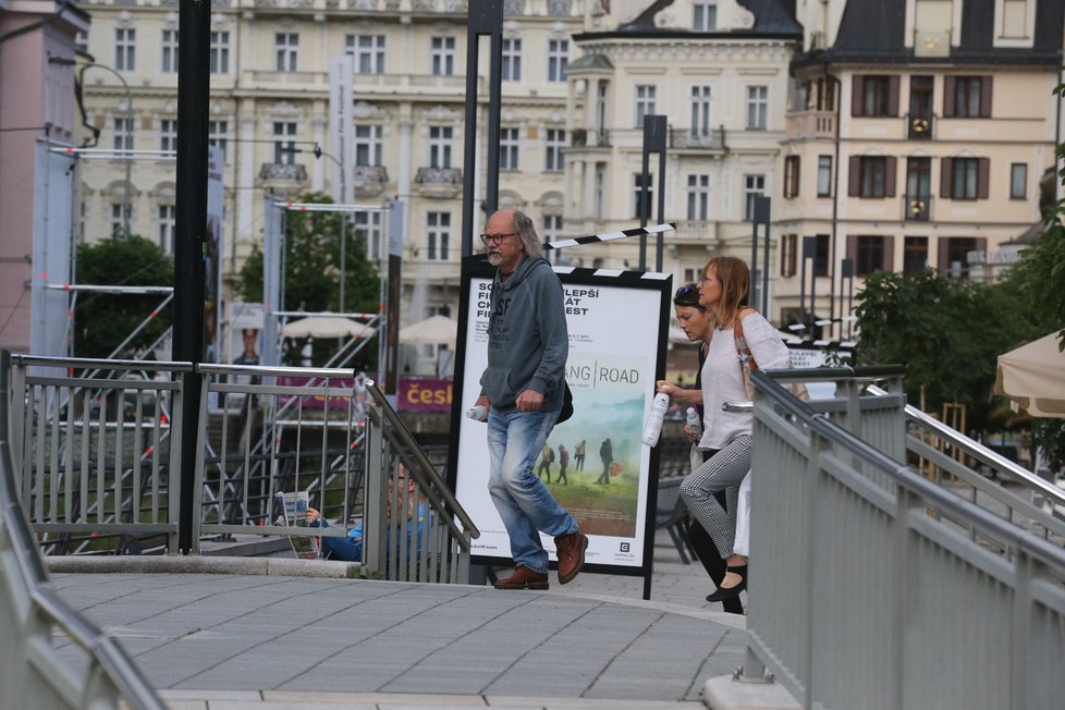 Ondřej Hejma si neodpustil procházku centrem Karlových Varů.