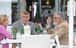 Andrej Babiš na filmovém festivalu ve Varech. S hejtmankou Vildumetzovou a Jiřím Bartoškou