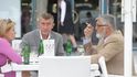 Andrej Babiš na filmovém festivalu ve Varech. S hejtmankou Vildumetzovou a Jiřím Bartoškou