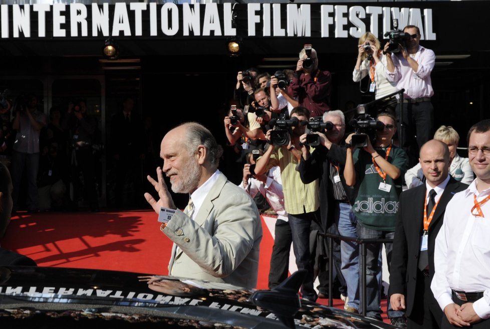 John Malkovich převezme křišťálový globus za mimořádný přínos světové kinematografii