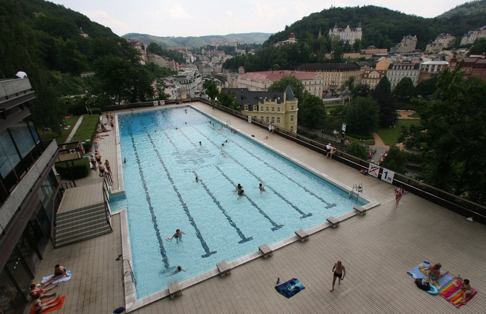 Bazén hotelu Thermal před vypuštěním.