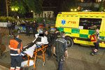 Před klubem Peklo v Karlových Varech se v noci strhla potyčka mezi návštěvníky a ochrankou. Na místě zasahovali policisté, několik lidí bylo zraněno