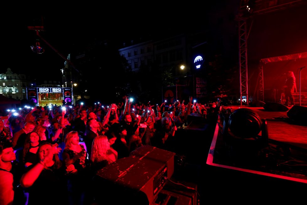 Koncert kapely Lucie v rámci KVIFF