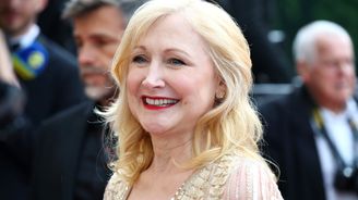 Měla jsem poloviční plat než mužský kolega ve vedlejší roli, potvrzuje Patricia Clarkson z Domu z karet 