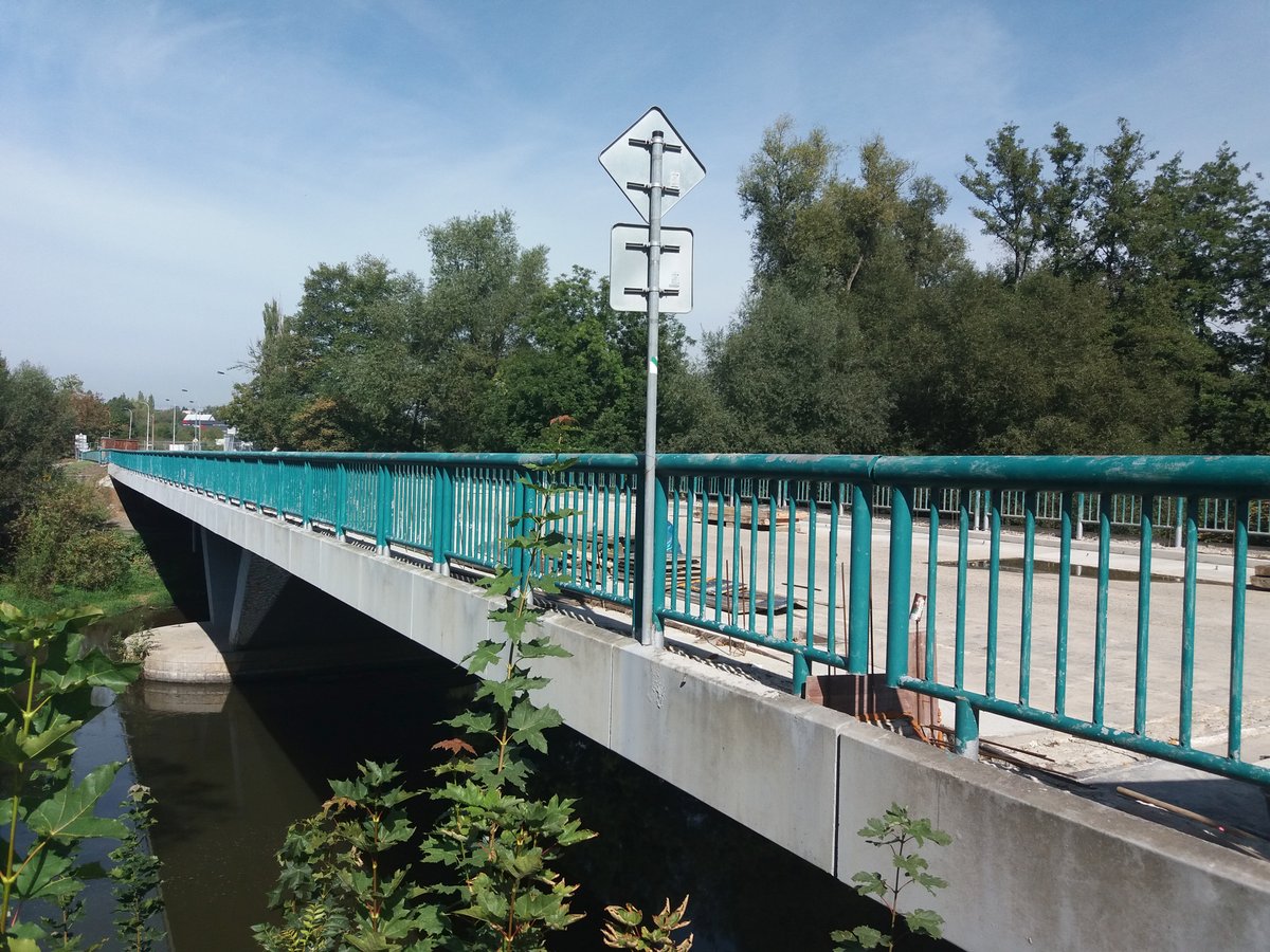 Doubský most je zavřený od dubna. Ministr ho chce do roka nahradit novým, což je ale podle odborníků nesmyslný termín.