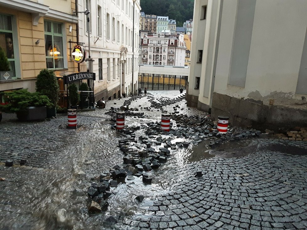 Škody po bouřce v Karlových Varech (15.8.2023)