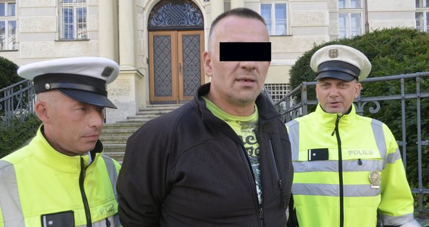 Český Fritzl mučil manželku se synem ve sklepě: Mstil se kvůli nevěře