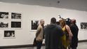 Výstava věnovaná karlovarskému filmovému festivalu v Galerii umění