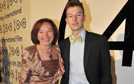 Livia Klausová (69) s vnukem Vojtěchem (16)