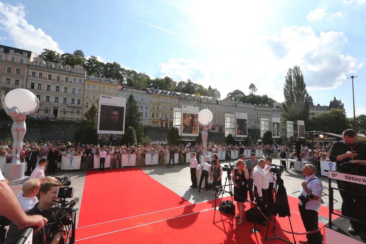 Přípravy na závěrečný večer MFFKV 2016 vrcholí.