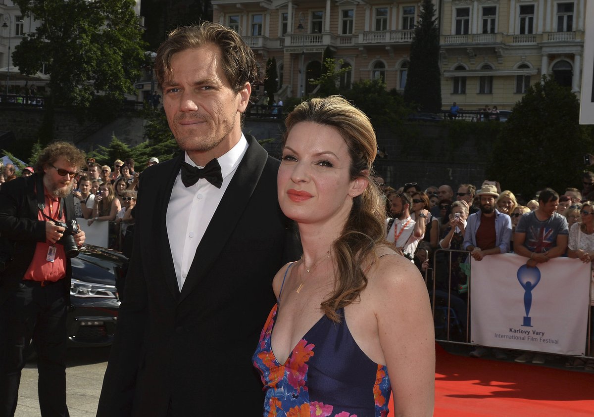 herec Michael Shannon se svou partnerkou Kate Arringtonovou