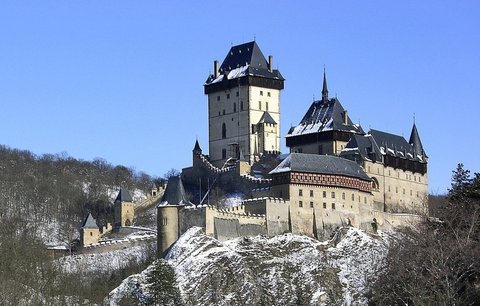 Karlštejn a jeho omyl: Ženám vstup povolen!