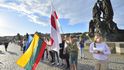 Symbolický “lidský řetěz” na Karlově mostě na podporu lidských práv a svobodných voleb v Bělorusku