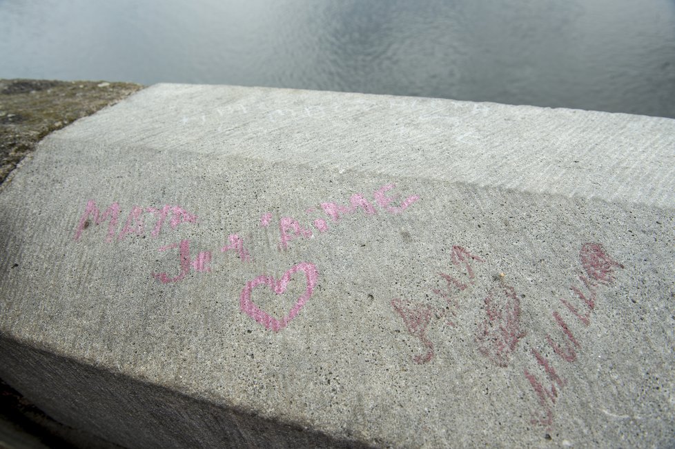 Turisté pozvolna devastují jednu z našich nejvýznamnějších památek.