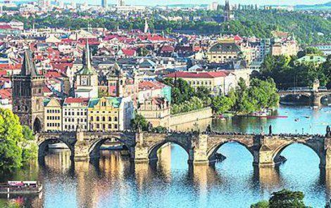 Právem je Karlův most jednou z nejnavštěvovanějších pražských památek. Že by to bylo nejen jeho krásou, ale i mystickými okolnostmi jeho vzniku?