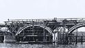 Karlův most při povodni v roce 1890