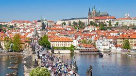 V Česku je nejvíc lidí od druhé světové války. Přibylo i 28 tisíc migrantů