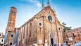 Kostel Frari, kde najdete Tizianův hrob