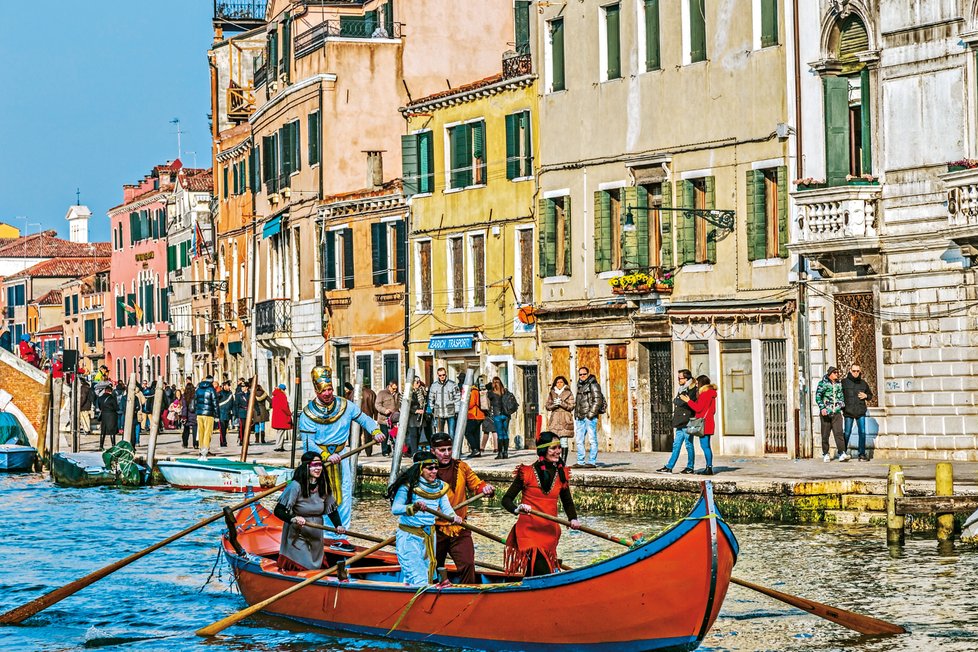 O regulaci počtu turistů se už mnoho let diskutuje v italských Benátkách.